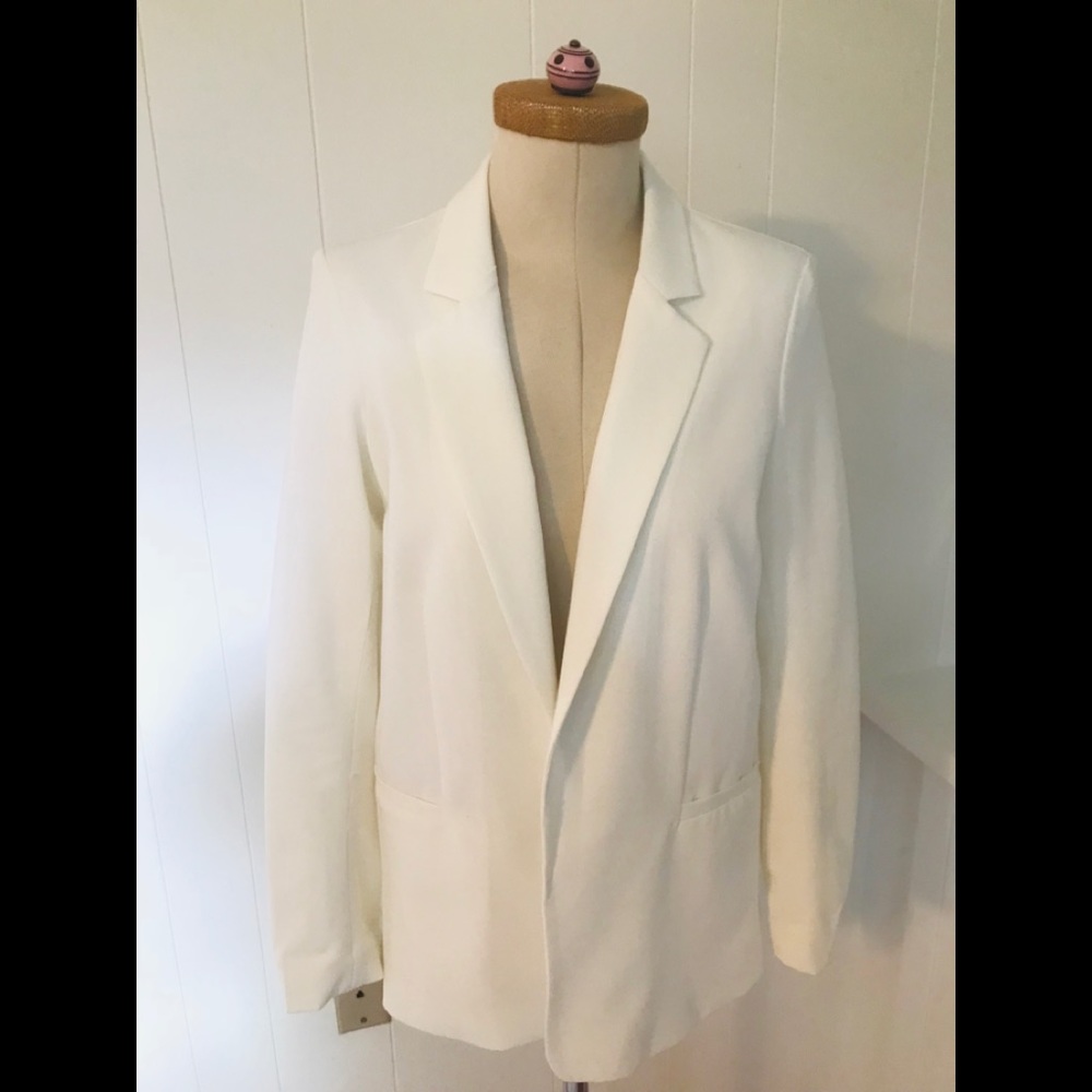 Aqua winter white blazer size M